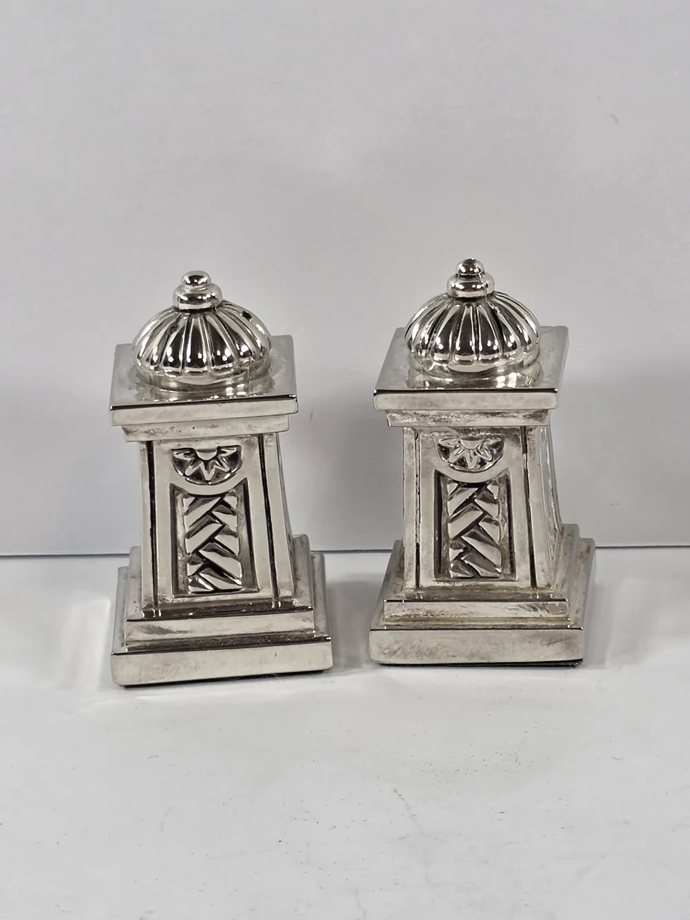 Vintage Silver Plated Art Deco Pillar Salt And Pepper Shakers Serving Set